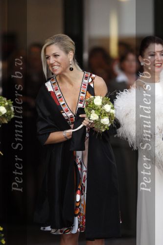 Amsterdam 11 september 2007
Koningin Beatrix en prinses Maxima bij voorstelling voor 75e verjaardag van Hans v Maanen in het muziektheater.