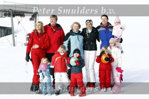 Lech 16 februari 2009
Fotosessie met de koninklijke familie in Oberlech. Koningin Beatrix Prins Willem Alexander Prinses Maxima Amalia Alexia Ariane Prins Constantijn Prins es Laurentien Claus Cazimir Eloise en  Leonore.
Peter Smulders bv