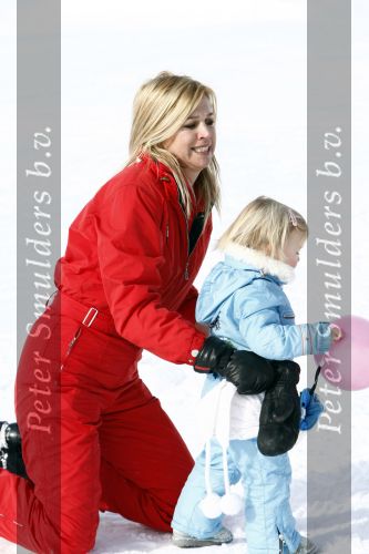 Lech 16 februari 2009
Fotosessie met de koninklijke familie in Oberlech. Koningin Beatrix Prins Willem Alexander Prinses Maxima Amalia Alexia Ariane Prins Constantijn Prins es Laurentien Claus Cazimir Eloise en  Leonore.
Peter Smulders bv