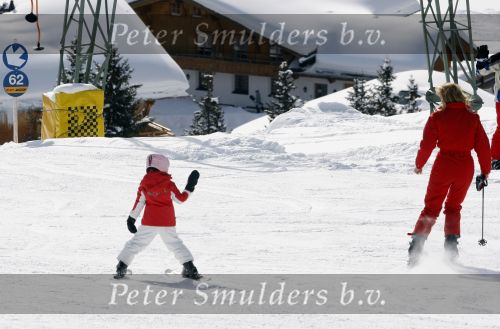Lech 16 februari 2009
Fotosessie met de koninklijke familie in Oberlech. Koningin Beatrix Prins Willem Alexander Prinses Maxima Amalia Alexia Ariane Prins Constantijn Prins es Laurentien Claus Cazimir Eloise en  Leonore.
Peter Smulders bv