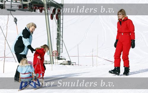 Lech 16 februari 2009
Fotosessie met de koninklijke familie in Oberlech. Koningin Beatrix Prins Willem Alexander Prinses Maxima Amalia Alexia Ariane Prins Constantijn Prins es Laurentien Claus Cazimir Eloise en  Leonore.
Peter Smulders bv