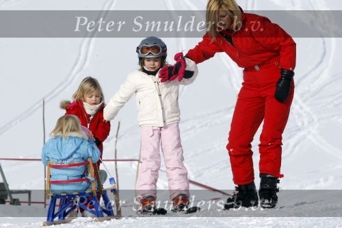 Lech 16 februari 2009
Fotosessie met de koninklijke familie in Oberlech. Koningin Beatrix Prins Willem Alexander Prinses Maxima Amalia Alexia Ariane Prins Constantijn Prins es Laurentien Claus Cazimir Eloise en  Leonore.
Peter Smulders bv