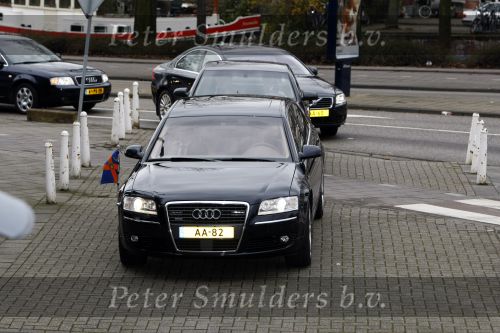 Amsterdam 17 maart 2008
Prinses Maxima in het tropenmuseum bij de stichting Aflatoun. audi a8
Peter Smulders bv