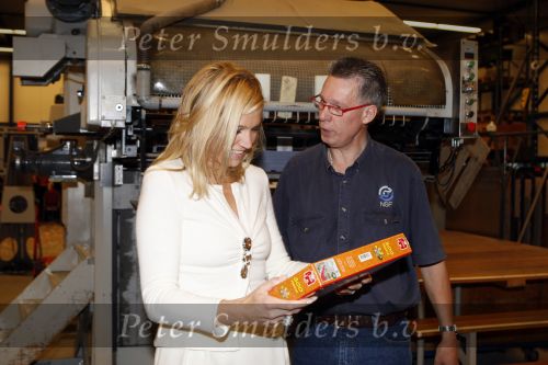 Mdedemblik 17 oktober 2007
Prinses Maxima  bezoekt de Jumbo speelgoed fabriek en doet werk achter de lopende band. Ook speelt ze met kinderen mens erger je niet.