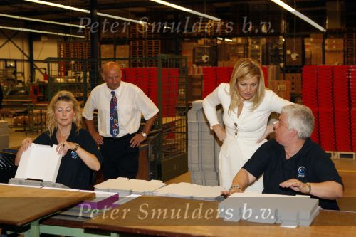 Mdedemblik 17 oktober 2007
Prinses Maxima  bezoekt de Jumbo speelgoed fabriek en doet werk achter de lopende band. Ook speelt ze met kinderen mens erger je niet.