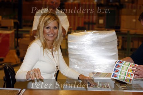Mdedemblik 17 oktober 2007
Prinses Maxima  bezoekt de Jumbo speelgoed fabriek en doet werk achter de lopende band. Ook speelt ze met kinderen mens erger je niet.