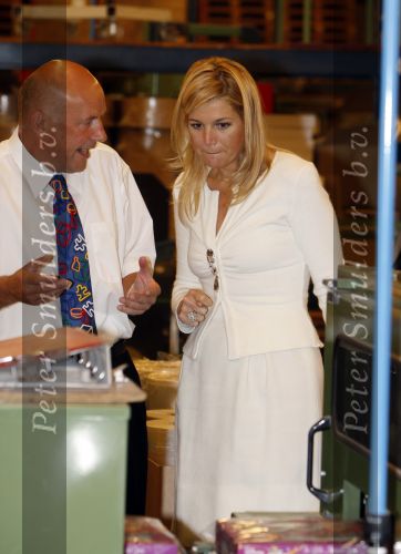 Mdedemblik 17 oktober 2007
Prinses Maxima  bezoekt de Jumbo speelgoed fabriek en doet werk achter de lopende band. Ook speelt ze met kinderen mens erger je niet.