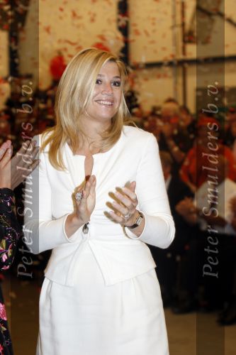 Mdedemblik 17 oktober 2007
Prinses Maxima  bezoekt de Jumbo speelgoed fabriek en doet werk achter de lopende band. Ook speelt ze met kinderen mens erger je niet.