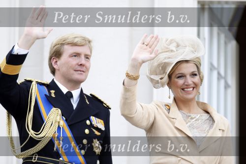 Den Haag 18 september 2007
Koningin Beatrix Prins Willem Alexander Maxima Prinses Margriet Pieter v Vollenhoven Prins Constantijn en Prinses Laurentien bij prinsjesdag met de gouden koets.