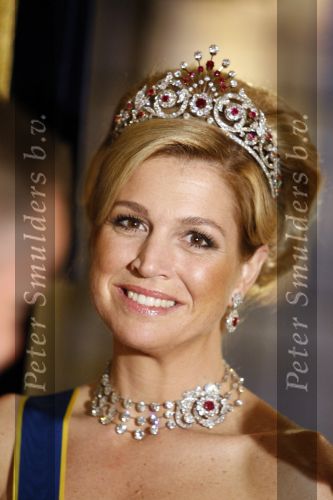 Den Haag 22 april 2009
Diner met de koninklijke familie van zweden en nederland. Aanwezig waren Prinses Maxima Koningin Beatrix Prins Willem Alexander Prinses Margriet Koning Carl Gustav en Koningin Silvia.
Peter Smulders bv