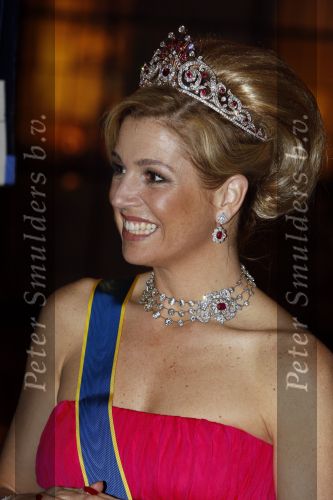 Den Haag 22 april 2009
Diner met de koninklijke familie van zweden en nederland. Aanwezig waren Prinses Maxima Koningin Beatrix Prins Willem Alexander Prinses Margriet Koning Carl Gustav en Koningin Silvia.
Peter Smulders bv