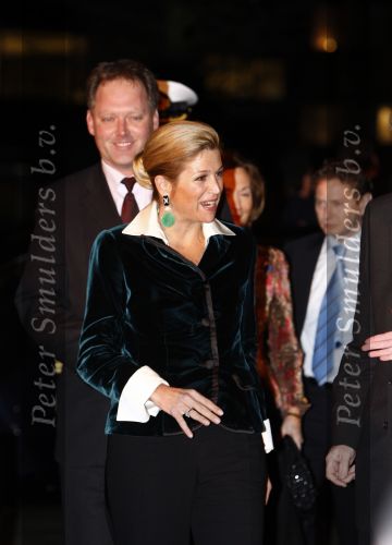Rotterdam 24 januari 2008
Prinses Maxima doopt boot in rotterdam . Burgemeester Ivo Opstelten ontvangt haar.