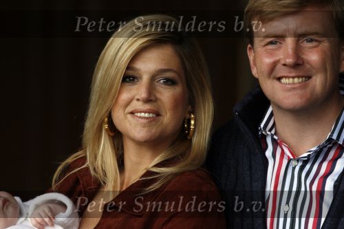 Den Haag 26 juni 2007
Fotomoment met Prins Willem Alexander Maxima Prinses Amalia Alexia en Ariane bij de koninklijke stallen. Prinses Alexia viert haar 2e verjaardag.