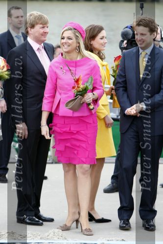 Makkum en Franeker30 april 2008
Koninginnedag 2008 met Koningin Beatrix Prins Willem Alexander Friso Constantijn Maurits Floris Pieter Christiaan Pieter v Vollenhoven en de prinsessen Maxima Laurentien Mabel Aimee Anita Margriet en Marilene.
Peter Smulders bv