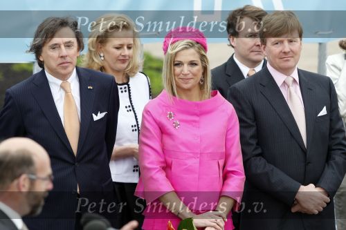 Makkum en Franeker30 april 2008
Koninginnedag 2008 met Koningin Beatrix Prins Willem Alexander Friso Constantijn Maurits Floris Pieter Christiaan Pieter v Vollenhoven en de prinsessen Maxima Laurentien Mabel Aimee Anita Margriet en Marilene.
Peter Smulders bv