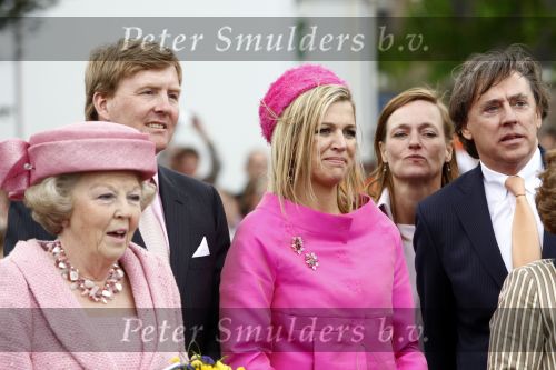 Makkum en Franeker30 april 2008
Koninginnedag 2008 met Koningin Beatrix Prins Willem Alexander Friso Constantijn Maurits Floris Pieter Christiaan Pieter v Vollenhoven en de prinsessen Maxima Laurentien Mabel Aimee Anita Margriet en Marilene.
Peter Smulders bv