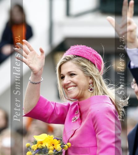 Makkum en Franeker30 april 2008
Koninginnedag 2008 met Koningin Beatrix Prins Willem Alexander Friso Constantijn Maurits Floris Pieter Christiaan Pieter v Vollenhoven en de prinsessen Maxima Laurentien Mabel Aimee Anita Margriet en Marilene.
Peter Smulders bv