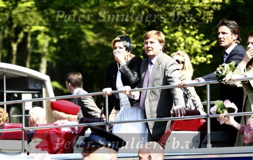 Apeldoorn 30 april 2009
Prinses Maxima en Prins Willem Alexander schrikken van het ongeluk / aanslag
die tijdens koninginnedag plaats vindt.
Peter Smulders bv