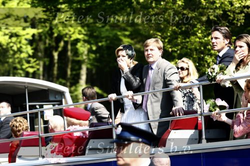 Apeldoorn 30 april 2009
Prinses Maxima en Prins Willem Alexander schrikken van het ongeluk / aanslag
die tijdens koninginnedag plaats vindt.
Peter Smulders bv