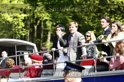 Apeldoorn 30 april 2009
Prinses Maxima en Prins Willem Alexander schrikken van het ongeluk / aanslag
die tijdens koninginnedag plaats vindt.
Peter Smulders bv