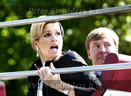 Apeldoorn 30 april 2009
Prinses Maxima en Prins Willem Alexander schrikken van het ongeluk / aanslag
die tijdens koninginnedag plaats vindt.
Peter Smulders bv