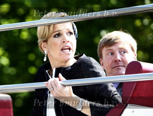 Apeldoorn 30 april 2009
Prinses Maxima en Prins Willem Alexander schrikken van het ongeluk / aanslag
die tijdens koninginnedag plaats vindt.
Peter Smulders bv