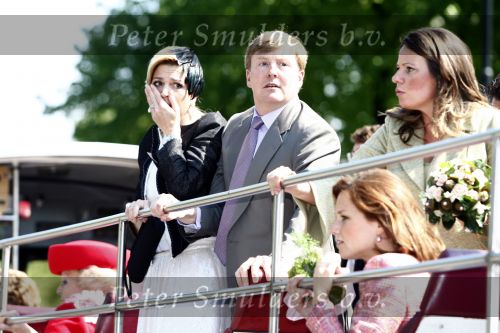 Apeldoorn 30 april 2009
Prinses Maxima en Prins Willem Alexander schrikken van het ongeluk / aanslag
die tijdens koninginnedag plaats vindt.
Peter Smulders bv