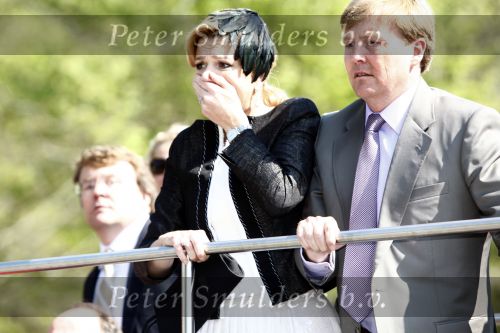 Apeldoorn 30 april 2009
Prinses Maxima en Prins Willem Alexander schrikken van het ongeluk / aanslag
die tijdens koninginnedag plaats vindt.
Peter Smulders bv