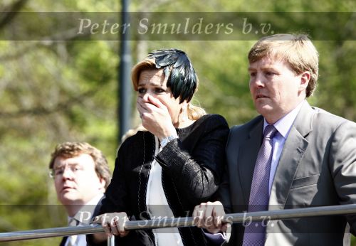 Apeldoorn 30 april 2009
Prinses Maxima en Prins Willem Alexander schrikken van het ongeluk / aanslag
die tijdens koninginnedag plaats vindt.
Peter Smulders bv