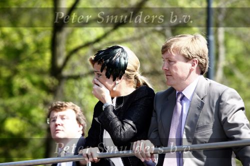 Apeldoorn 30 april 2009
Prinses Maxima en Prins Willem Alexander schrikken van het ongeluk / aanslag
die tijdens koninginnedag plaats vindt.
Peter Smulders bv
