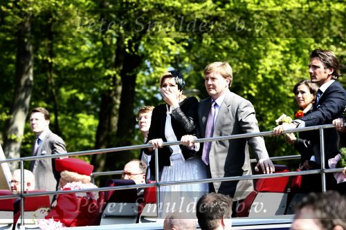Apeldoorn 30 april 2009
Prinses Maxima en Prins Willem Alexander schrikken van het ongeluk / aanslag
die tijdens koninginnedag plaats vindt.
Peter Smulders bv