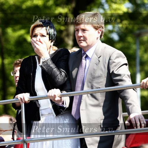 Apeldoorn 30 april 2009
Prinses Maxima en Prins Willem Alexander schrikken van het ongeluk / aanslag
die tijdens koninginnedag plaats vindt.
Peter Smulders bv