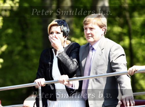 Apeldoorn 30 april 2009
Prinses Maxima en Prins Willem Alexander schrikken van het ongeluk / aanslag
die tijdens koninginnedag plaats vindt.
Peter Smulders bv