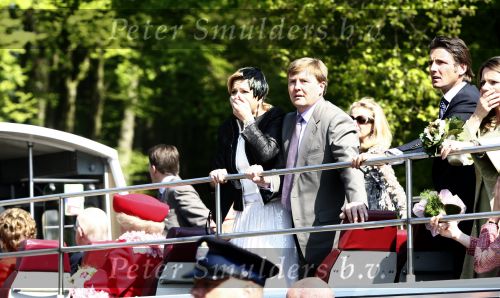 Apeldoorn 30 april 2009
Prinses Maxima en Prins Willem Alexander schrikken van het ongeluk / aanslag
die tijdens koninginnedag plaats vindt.
Peter Smulders bv