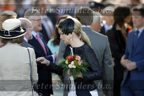 Apeldoorn 30 april 2009
Koninginnedag 2009 in apeldoorn met Koningin Beatrix Pieter v Vollenhoven Prinses Margriet Maxima Prins Willem Alexander Prins Constantijn Prinses Laurentien Prinses Mabel Prins Friso Prins Maurits Prinses Marilene Prins Pieter Christiaan Prinses Anita Prins Floris een zwangere Prinses Aimee en Prinses Annette. s middags probeerde een dwaas een aanslag te plegen op de koninklijke familie waarbij meerdere doden vielen.
Peter Smulders bv