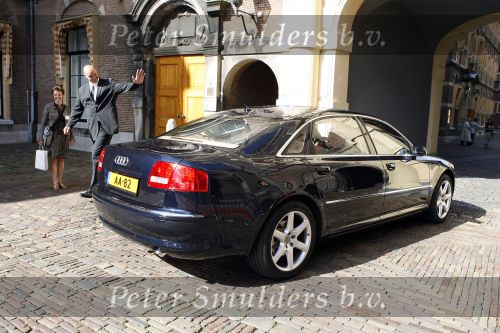 Den Haag 25 juni 2007
Maxima op het binnenhof bij task force. Maxima in audi a8 W12 verlengd