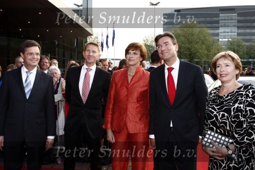 Utrecht 28 april 2009
Pieter v Vollenhoven viert zijn 70e verjaardag in het Beatrix theater in Utrecht. Jan Peter Balkenende Guusje Ter Horst Maxim Verhagen met vrouw en Jack de Vries
Peter Smulders bv