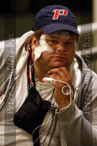 Amsterdam 21 april 2008
Menno Kohler bij het lucas ziekenhuis. Hij ligt daar voor onderzoek omdat hij s nachts soms stopt met adem halen.
Peter Smulders bv