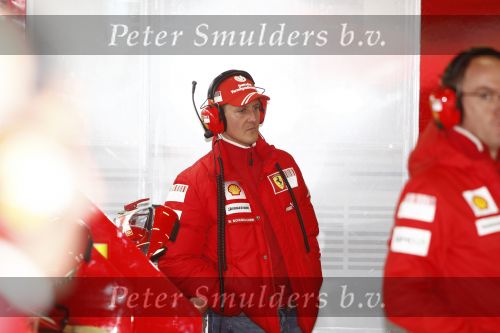 Barcelona 11 maart 2009
Michael Schumacher bij test van Ferrari formule 1 team.
Peter Smulders bv