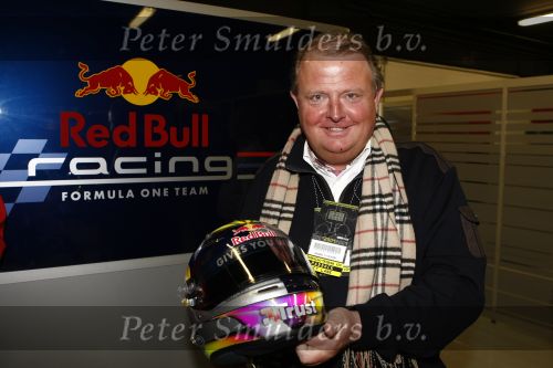 Barcelona 11 maart 2009
Test dag voor de formule 1 teams op het circuit van Barcelona. Michel Perridon is met zijn bedrijf Trust sponsor bij Red Bull Racing
Peter Smulders bv