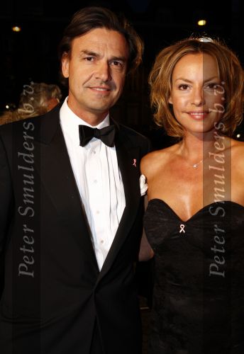 Amsterdam 29 september 2008
Pink Ribbon gala in het concert gebouw. Micky Hoogendijk met een kennis
Peter Smulders bv