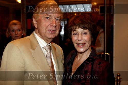 Amsterdam 4 april 2008
Premiere Porgy and Bess in carre. Mies Bouwman met Henk v d Meyden
Peter Smulders bv