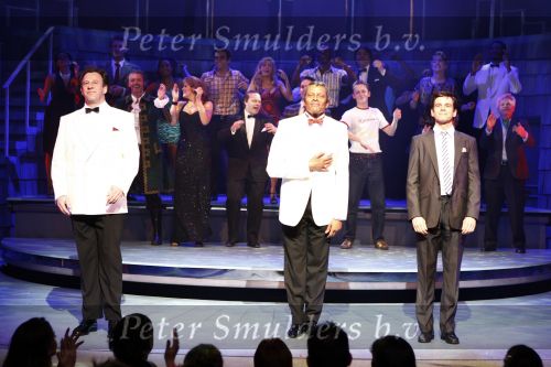 Utrecht 9 maart 2008
Premiere Dirty dancing met oa Martin v Bentem Anouk v Nes Jette Carolijn v d Berg Frances de Jong Chris Tates ea in het Beatrix theater. Mike Ho Sam Sooi en Maarten Wansink
Peter Smulders bv
