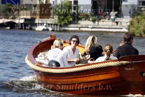 Leiden 23 augustus  2008
Mike Weerts in zijn sloep met vrienden.