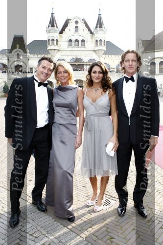 Kaatsheuvel 28 september 2008
Premiere Sound of Music in het eftleing theater. milika Peterzon met vriend Jurgen Smit en dochter met vriend
Peter Smulders bv