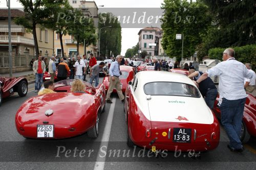 Brescia 15 mei 2008
Start van de Mille Miglia in Brescia. State of art rijdt met 2 porsches mee.
All Classic Cars