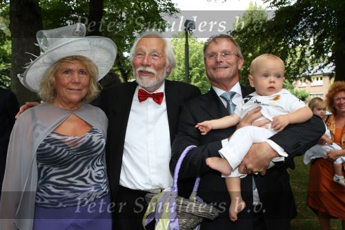 Nuenen, 9 Augustus 2008
Trouwen Tanja Jess en Charly Luske
Moeder en vader Charly Luske en vader Tanja Jess met zijn vrouw en hun jongste kleinkind