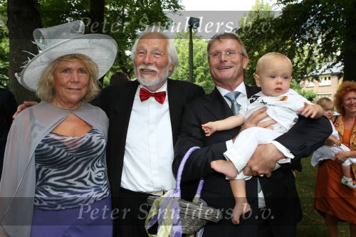 Nuenen, 9 Augustus 2008
Trouwen Tanja Jess en Charly Luske
Moeder en vader Charly Luske en vader Tanja Jess met zijn vrouw en hun jongste kleinkind