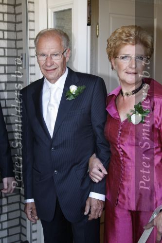 Willemstad/Oudenbosch 9 mei 2008
Trouwen Frans Bauer en Mariska Bauer
Moeder Mariska met .....
Foto Peter Smulders BV