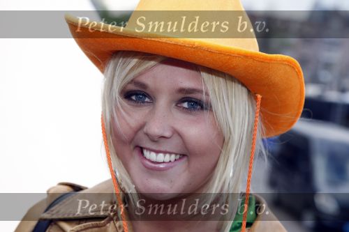 Amsterdam 30 april 2008
Het eerste optreden van Jan Smit na zijn operatie tijdens het radio 538 spektakel op koninginnedag. Jan heeft 8 maanden niet mogen zingen . Yolanthe Cabau v Kasbergen was er natuurlijk bij.Monique Smit met oranje hoed
Peter Smulders bv